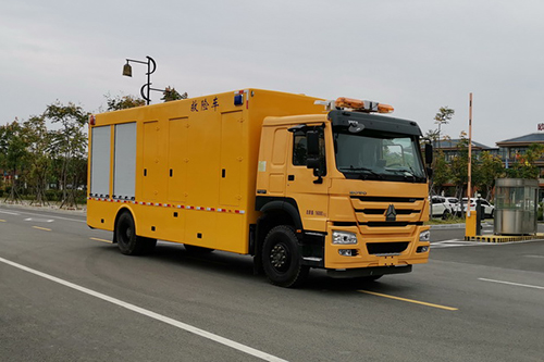 重汽豪沃救險車