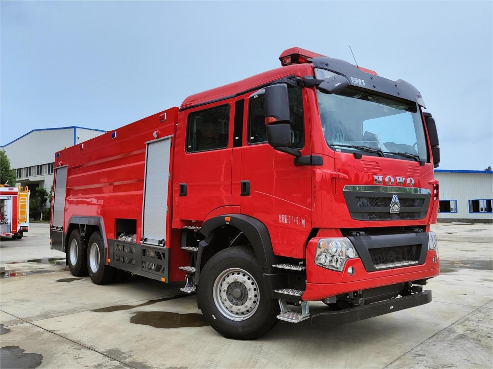 豪沃16噸泡沫消防車