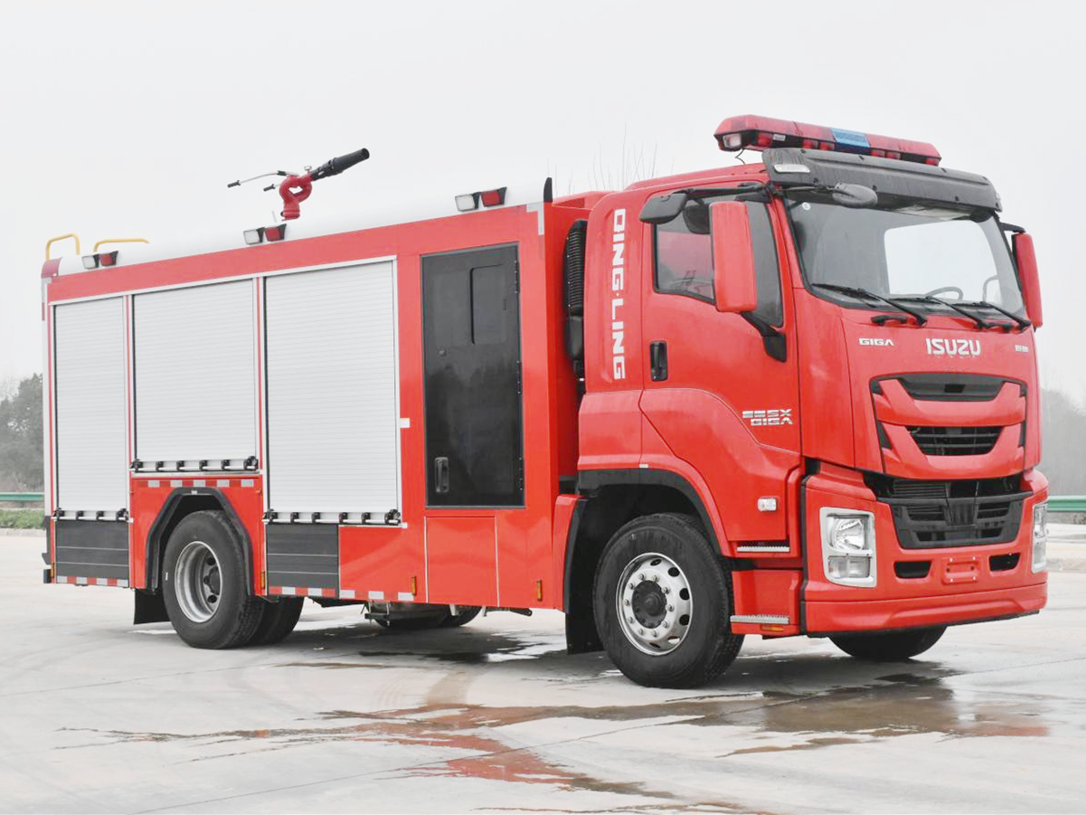 五十鈴6噸泡沫消防車（獨立乘員室）